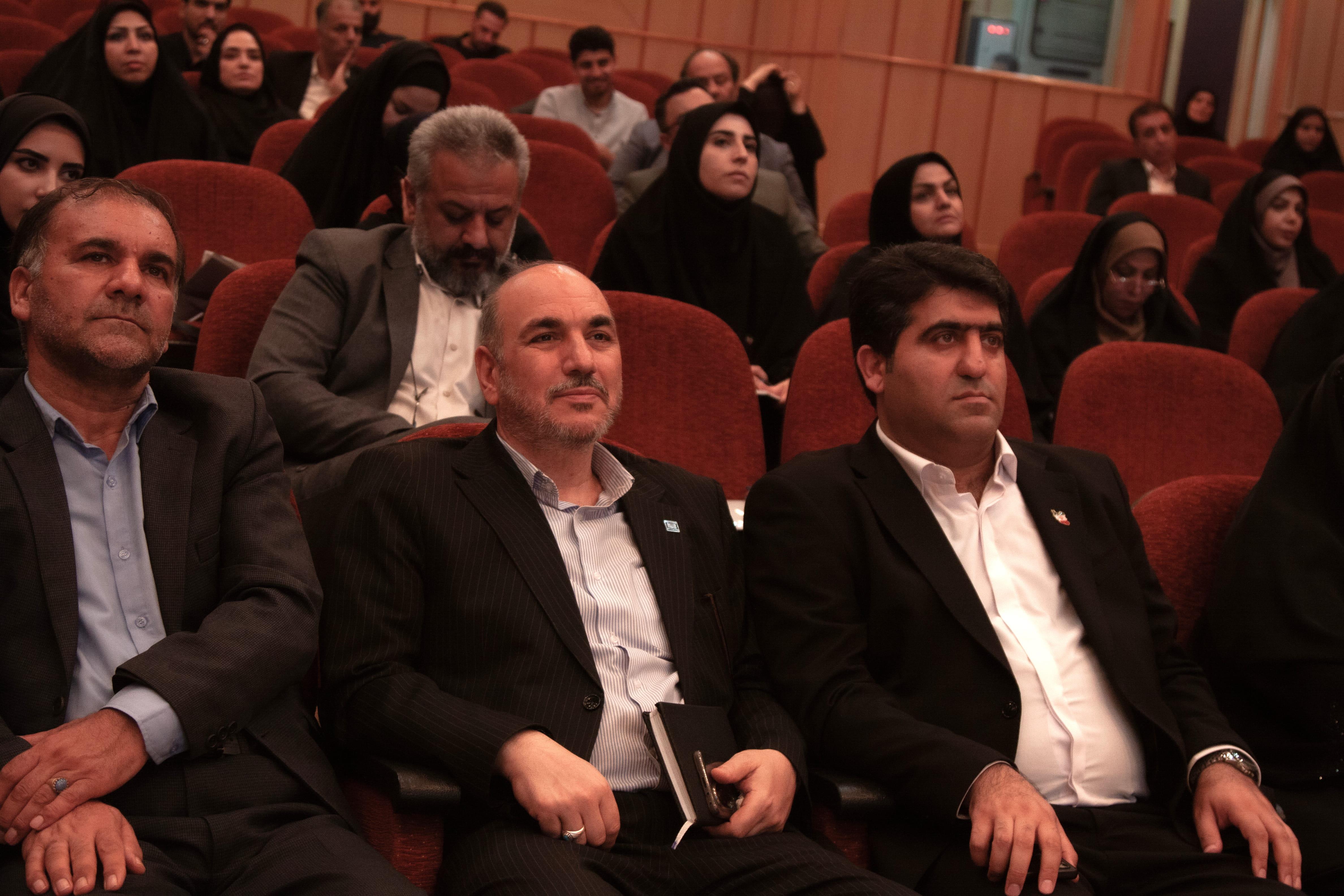 بیست‌وسومین نشست معاونان آموزش ابتدایی و نمایندگان مجلات رشد شهرستان‌های استان تهران در شرکت افست؛ ۱ شهریور ۱۴۰۵